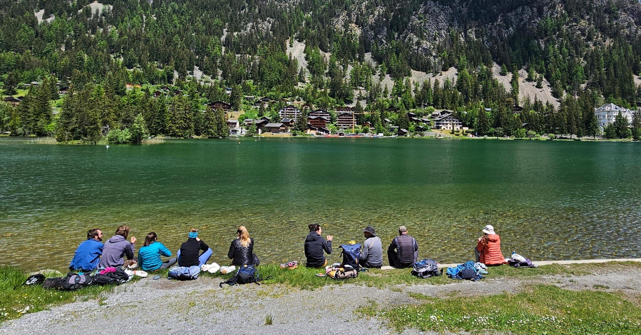 Team Building en Montagne : Une expérience inoubliable avec une Accompagnatrice en Montagne